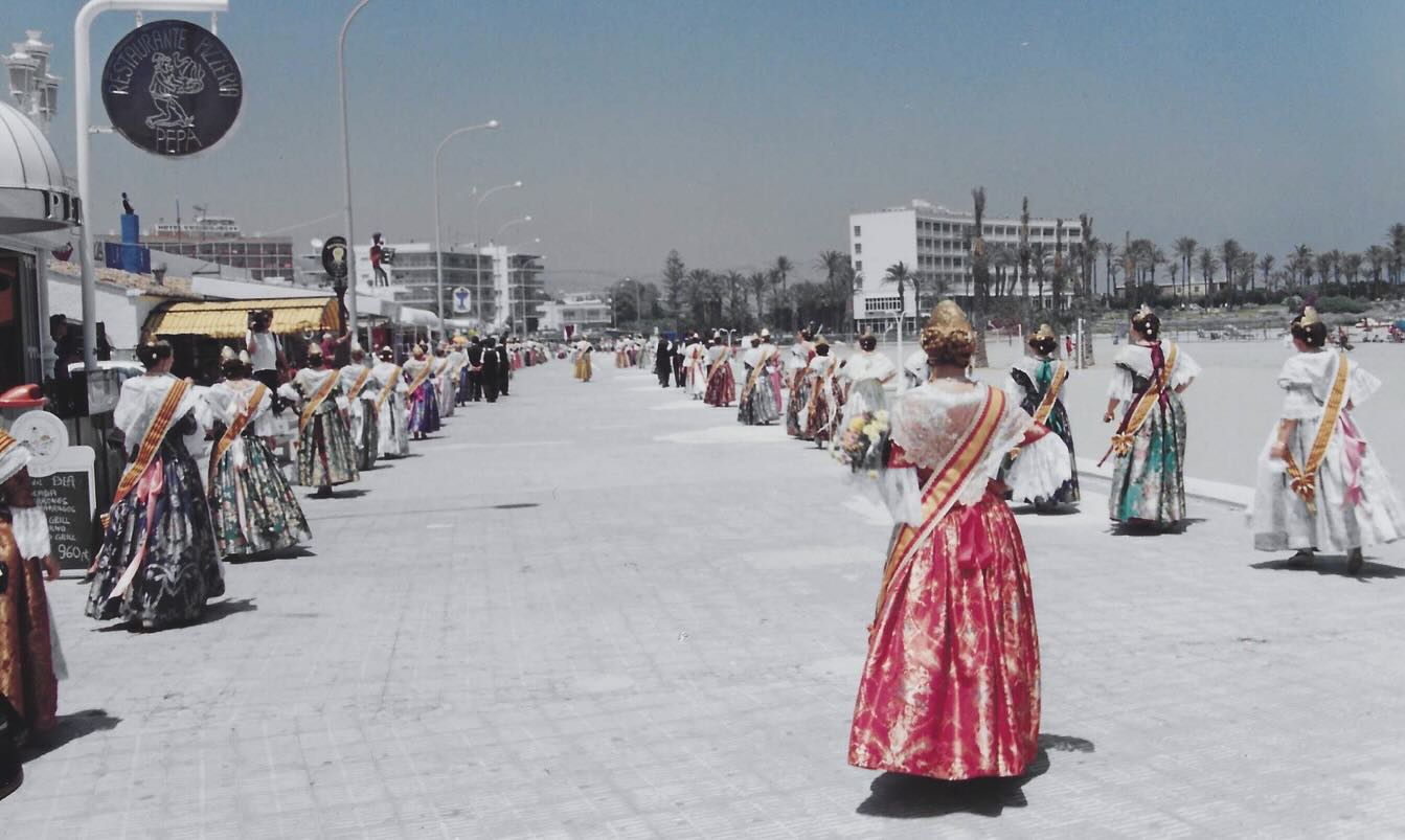 Fogueres Xàbia – Pasacalle en la playa del Arenal (archivo)