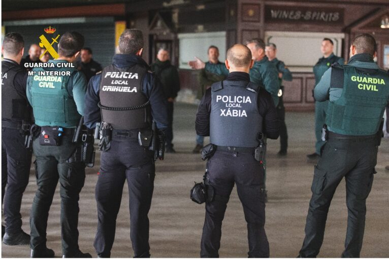 Agentes de Policía Local de Xàbia y Gata acuden a la formación de Plan Patio 2024