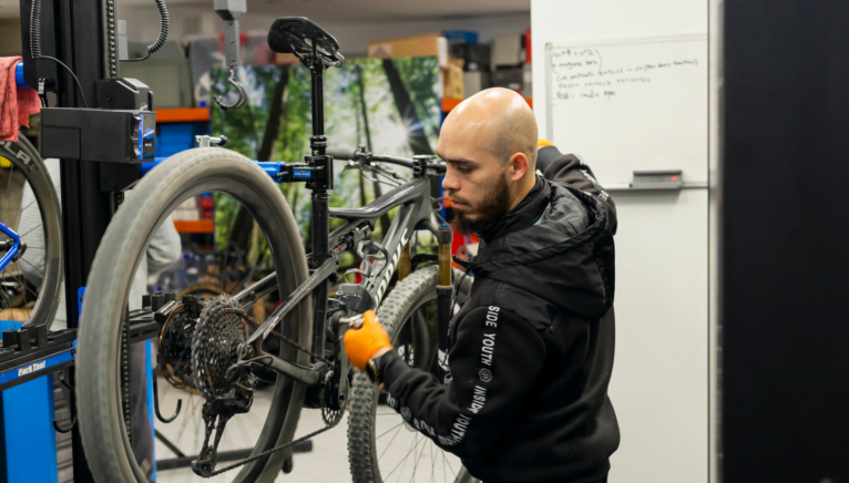 Mantén a punto de bicicleta en este nuevo taller