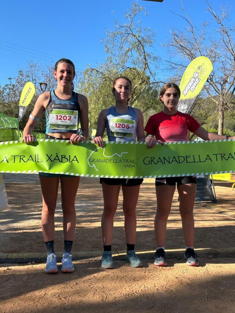 Podio femenino promo Granadella Trail