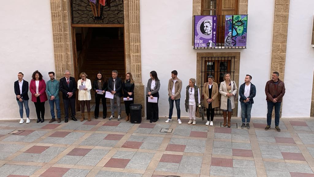 Lectura del manifiesto en el día de la mujer