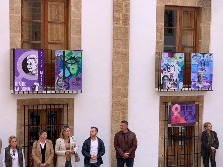 Carteles del 8M hechos por los escolares de Xàbia