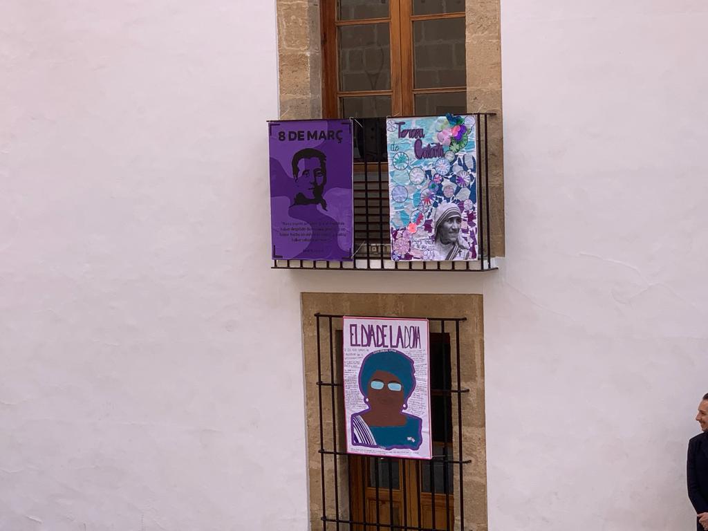 Carteles del 8M hechos por los escolares de Xàbia