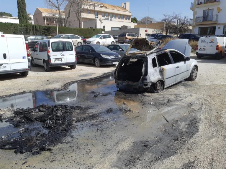 Incendio en un vehículo en Xàbia