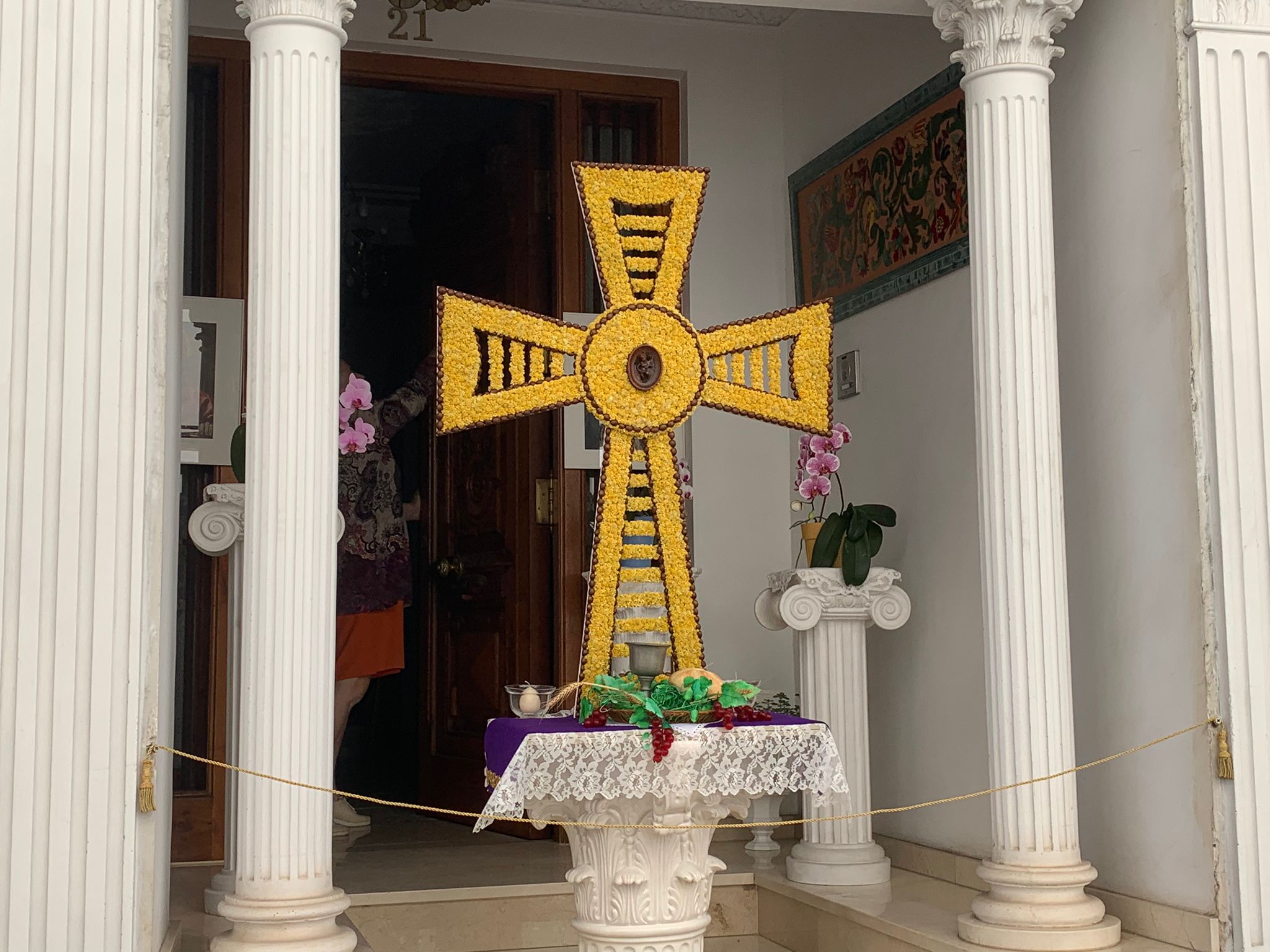 Cruz de flores de las fiestas del Nazareno Xàbia