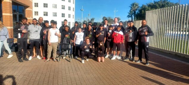 Imagen: Deportistas del Club Toro Prats de Xàbia compiten en el Campeonato Autonómico de Kick Boxing