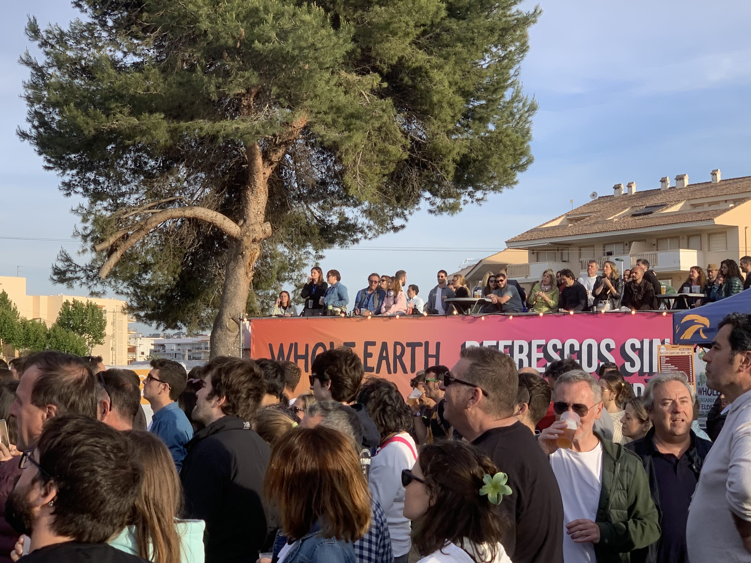 Público y palco vip en el Montgó Fest Xàbia 2024