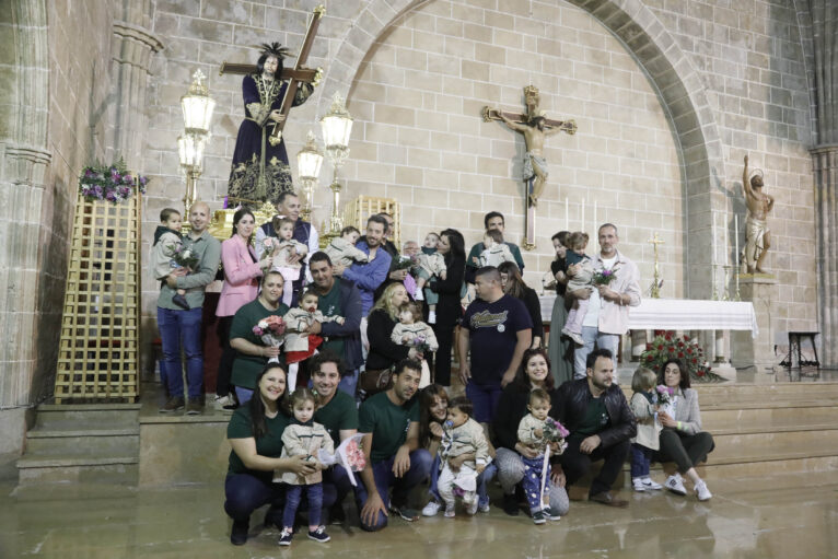 Ofrenda de flores a Jesús Nazareno (42)