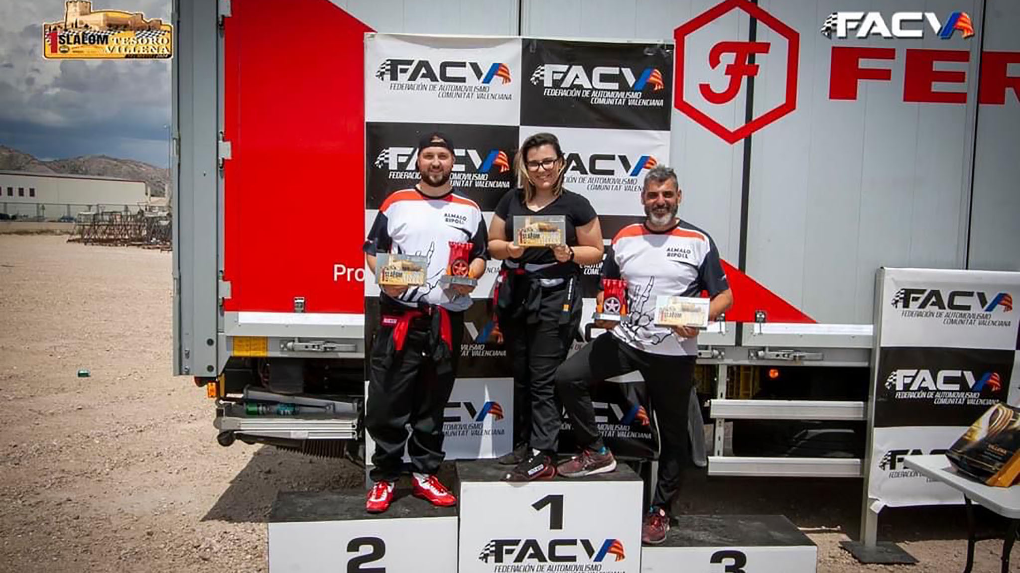 Pilotos de Xàbia en la segunda carrera del campeonato valenciano de Slaloms de Villena