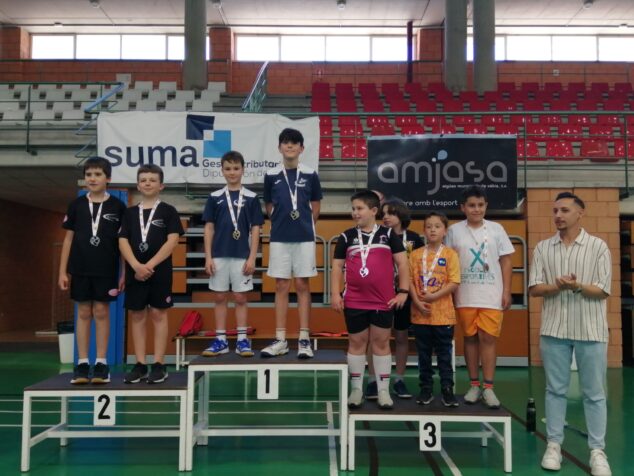 Imagen: Podio del Campeonato Provincial de Bádminton en Xàbia