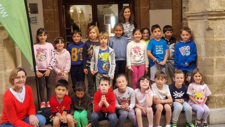 Visita de alumnos de Xàbia a la Biblioteca