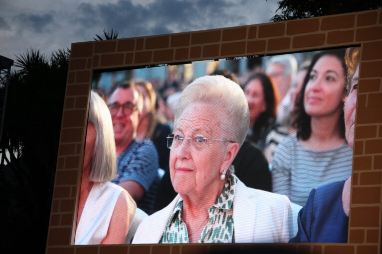 Acto homenaje a reinas y presidentes por el 75 aniversario de Fogueres Xàbia (10)