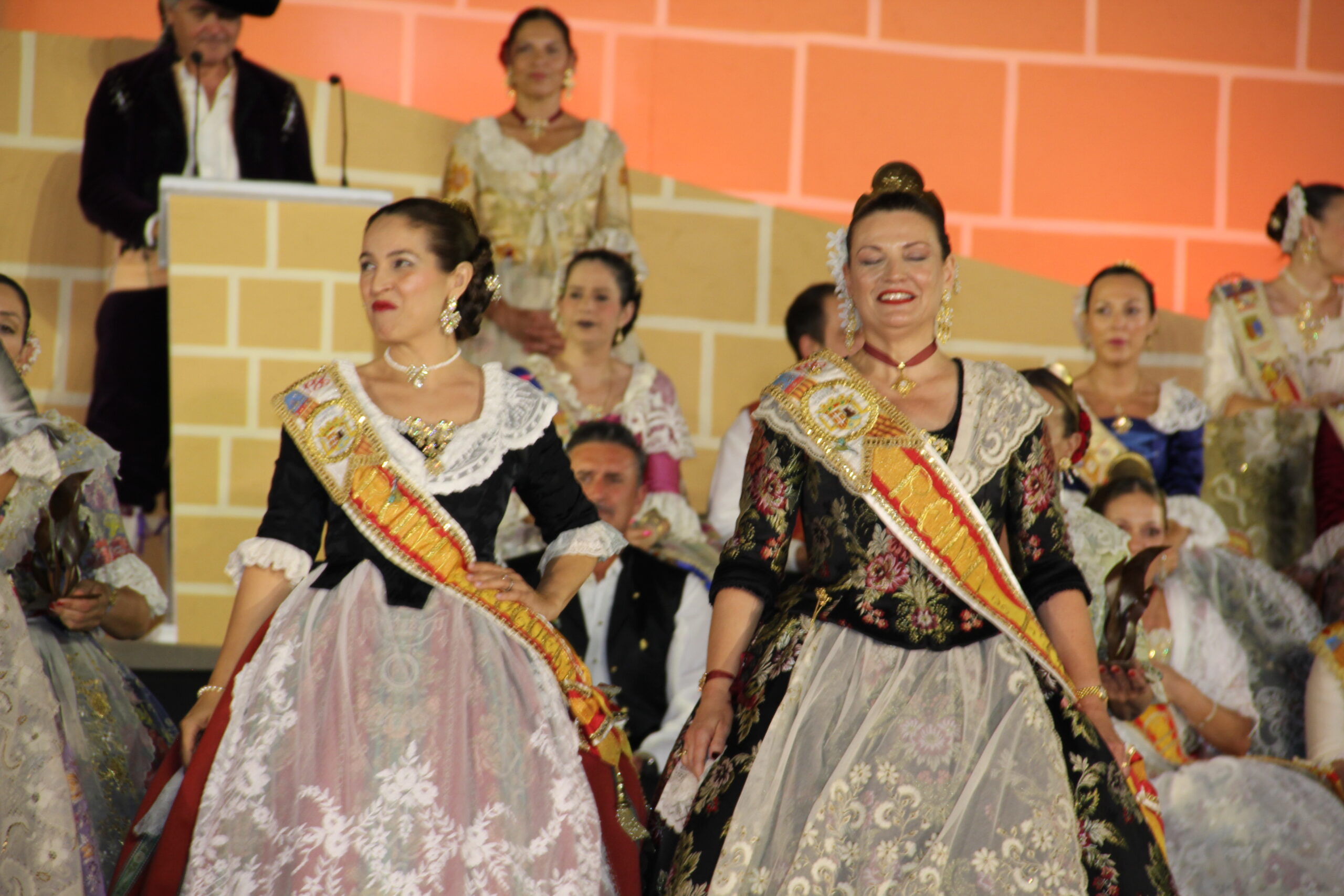 Acto homenaje a reinas y presidentes por el 75 aniversario de Fogueres Xàbia (188)