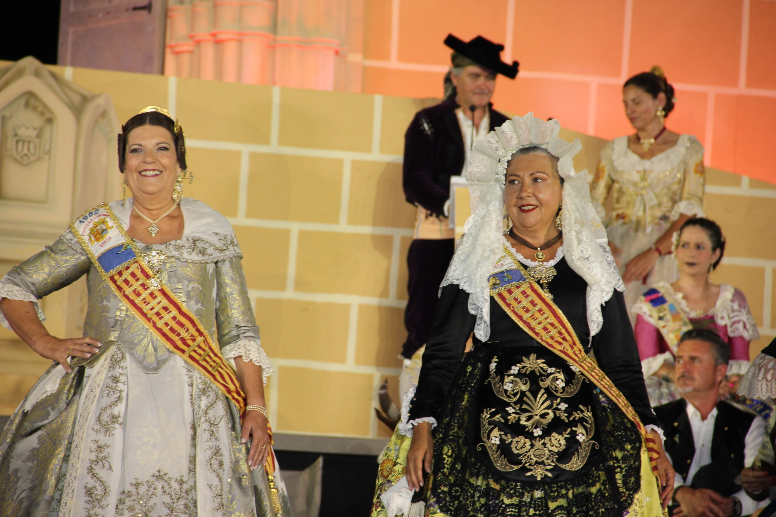 Acto homenaje a reinas y presidentes por el 75 aniversario de Fogueres Xàbia (200)