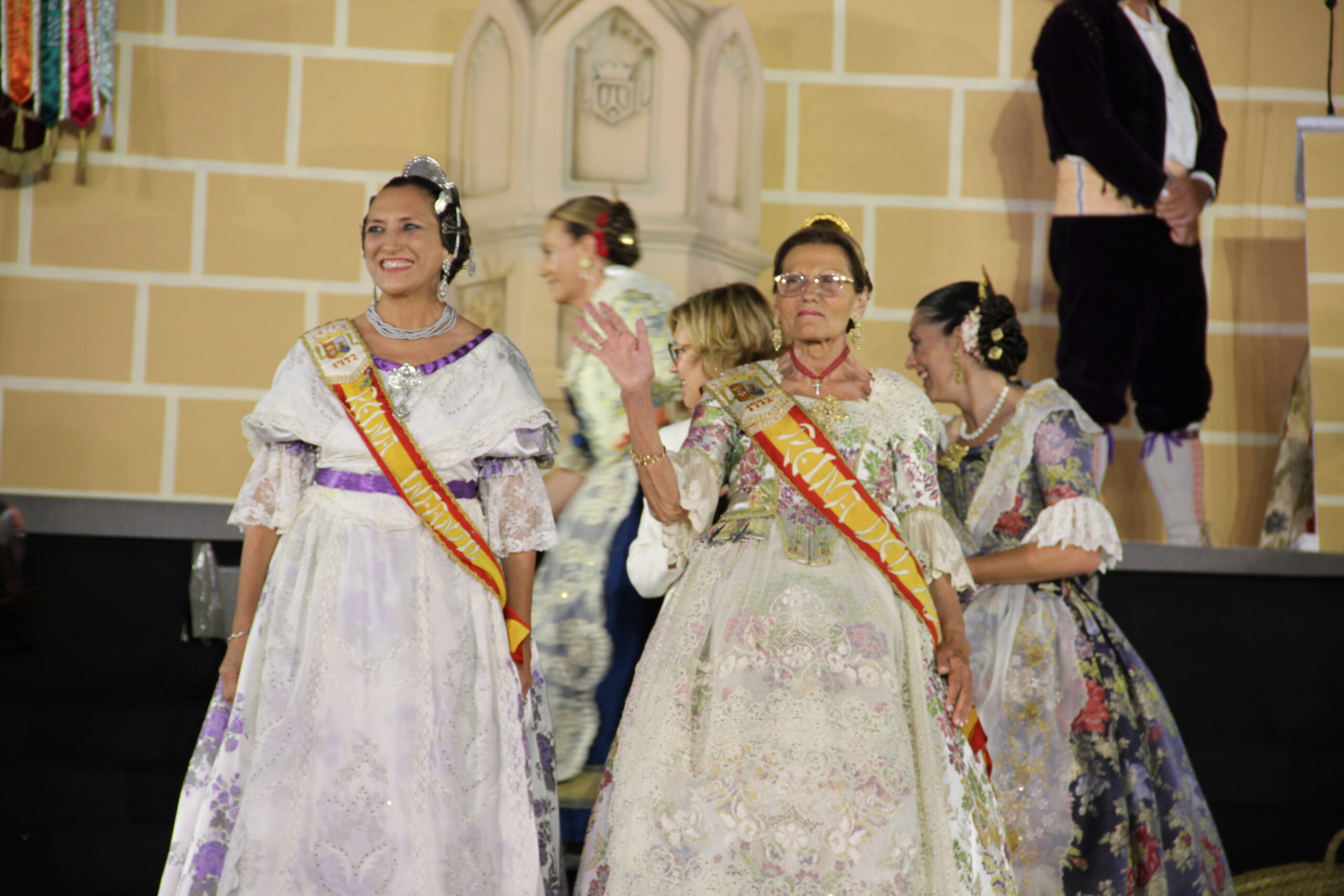 Acto homenaje a reinas y presidentes por el 75 aniversario de Fogueres Xàbia (234)