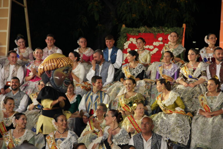 Acto homenaje a reinas y presidentes por el 75 aniversario de Fogueres Xàbia (297)