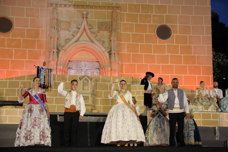 Acto homenaje a reinas y presidentes por el 75 aniversario de Fogueres Xàbia (65)