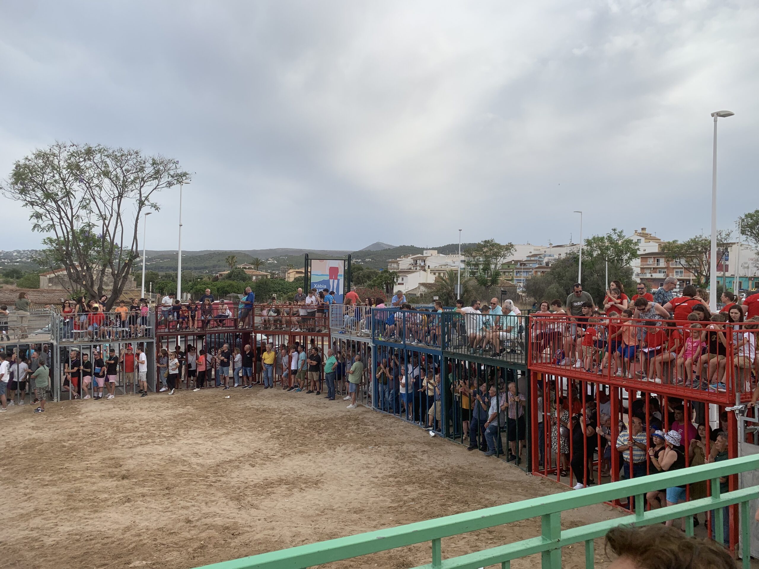 Ambiente en la sesión taurina de Fogueres Xàbia 2024 (9)