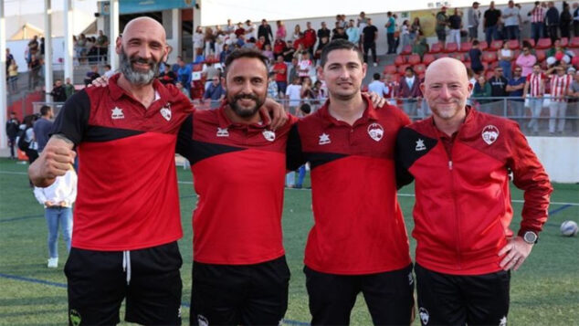 Imagen: Equipo directivo del CD Jávea Foto Golsmedia