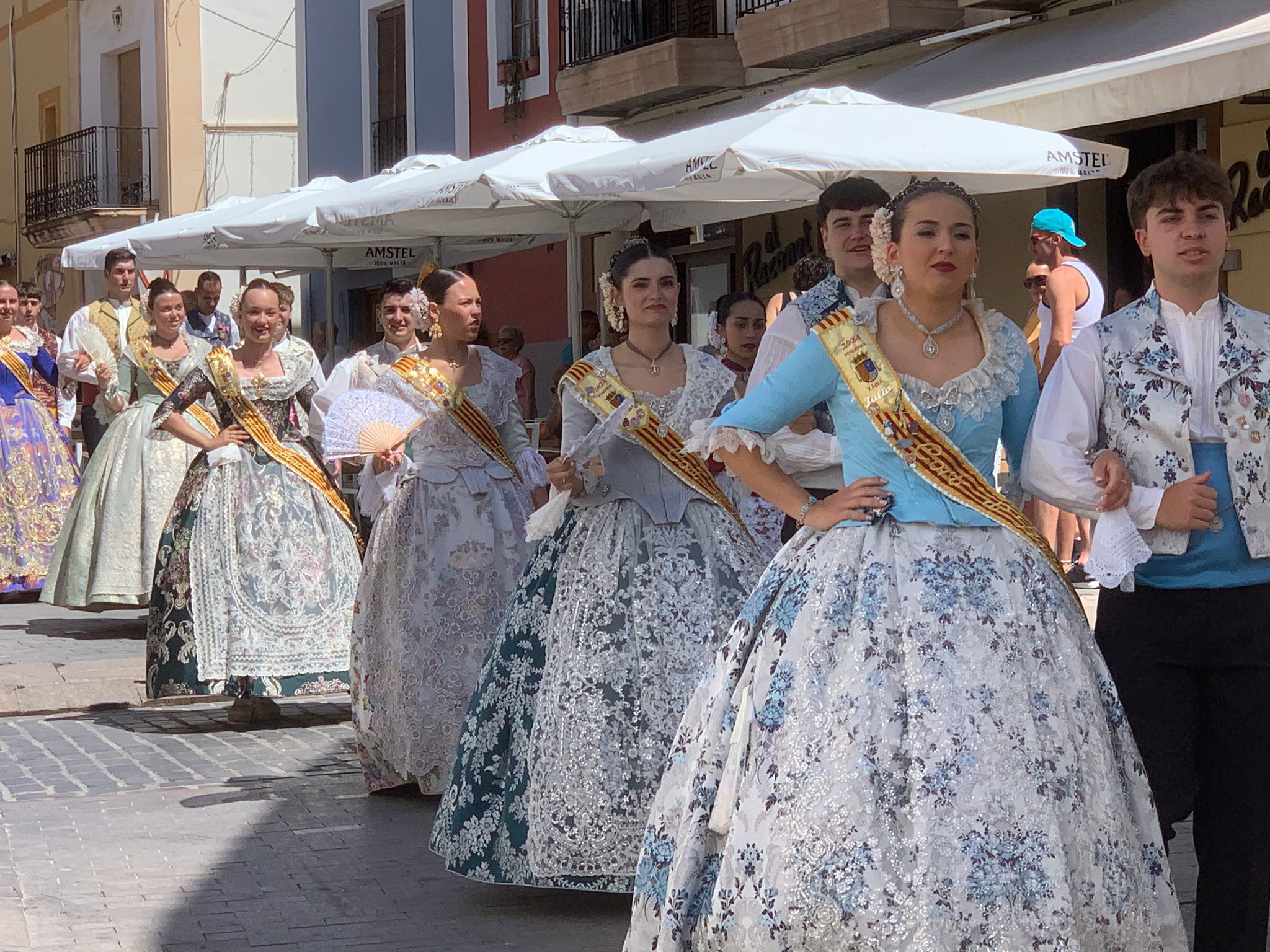 Pasacalle calles engalanadas y cremà de les Fogueres de los mayores (12)