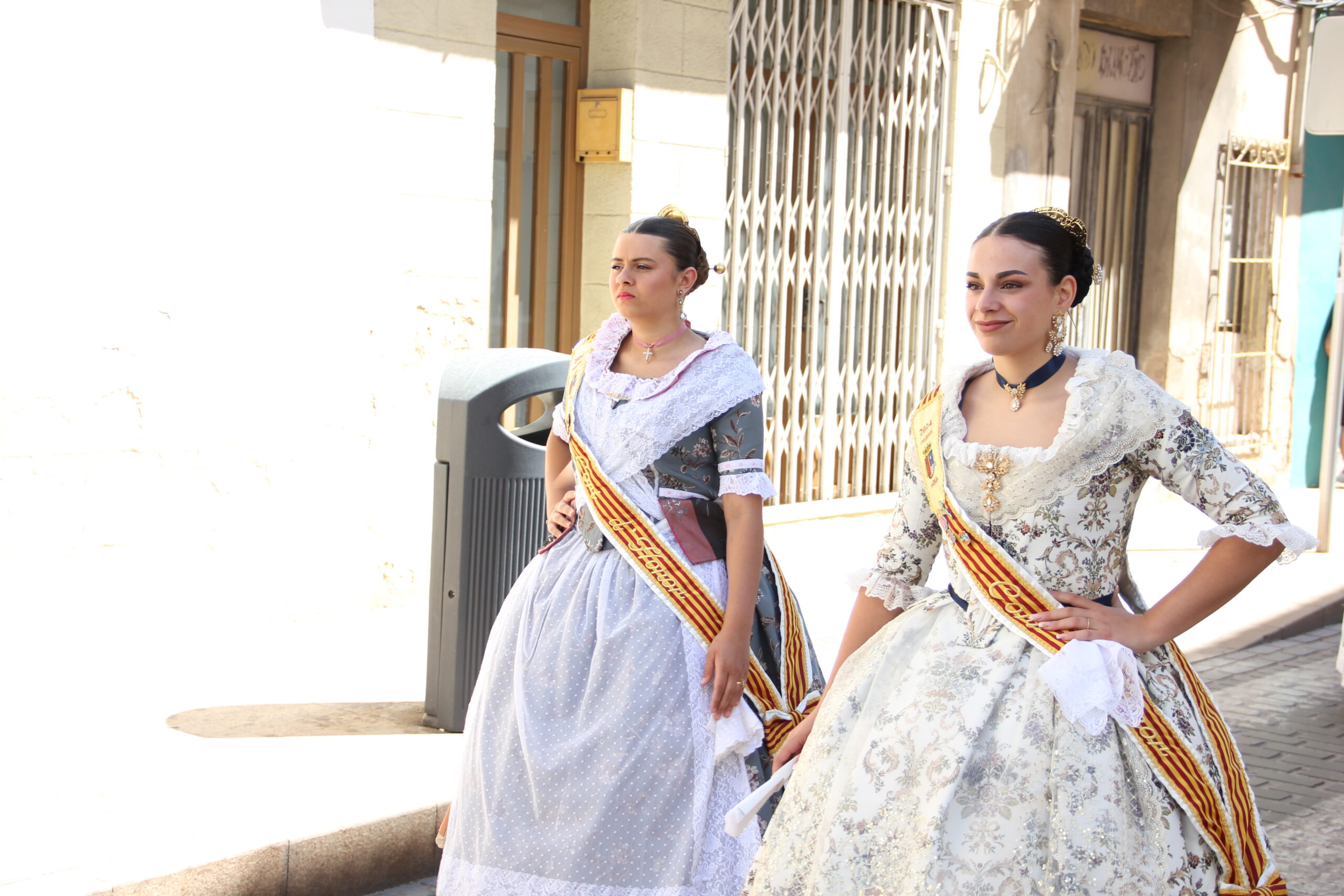 Pasacalle calles engalanadas y cremà de les Fogueres de los mayores (4)