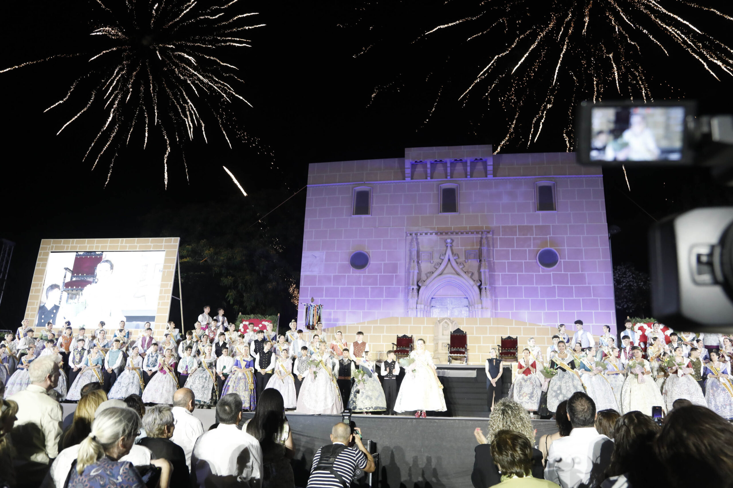 Escenario completo de la Proclamación de Àngela Tachó como Reina de Fogueres Xàbia 2024