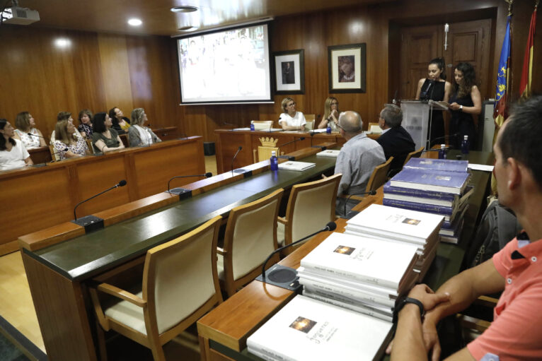 Presentación del libro de 'Fogueres, 75 anys de festa