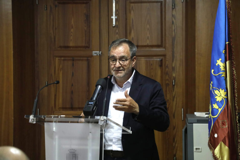 Presentación del libro de 'Fogueres, 75 anys de festa