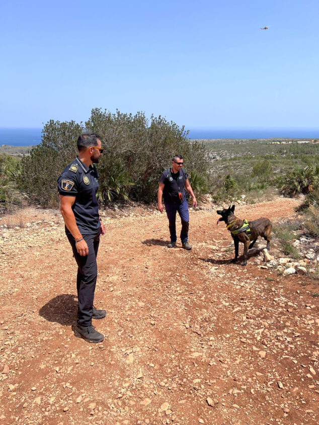 Imagen: Agentes en el Montgó