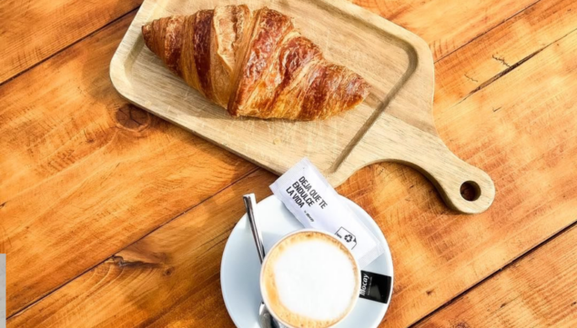 Imagen: Disfruta de un desayuno frente al mar