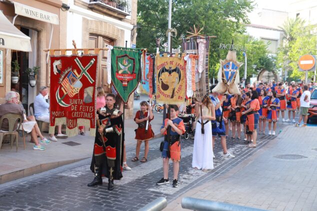 Imagen: Estandartes en la visita al centro histórico