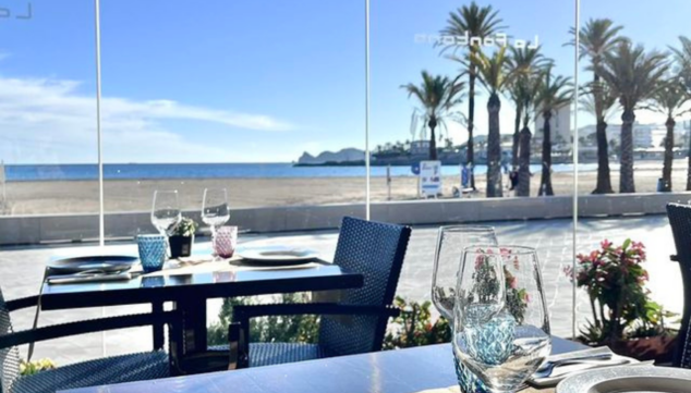 Imagen: Restaurante La Fontana en la Playa del Arenal en Jávea