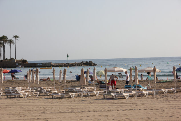 Imagen: Bañistas en la playa del Arenal