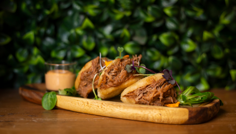 Arepas rellenas de pulled pork