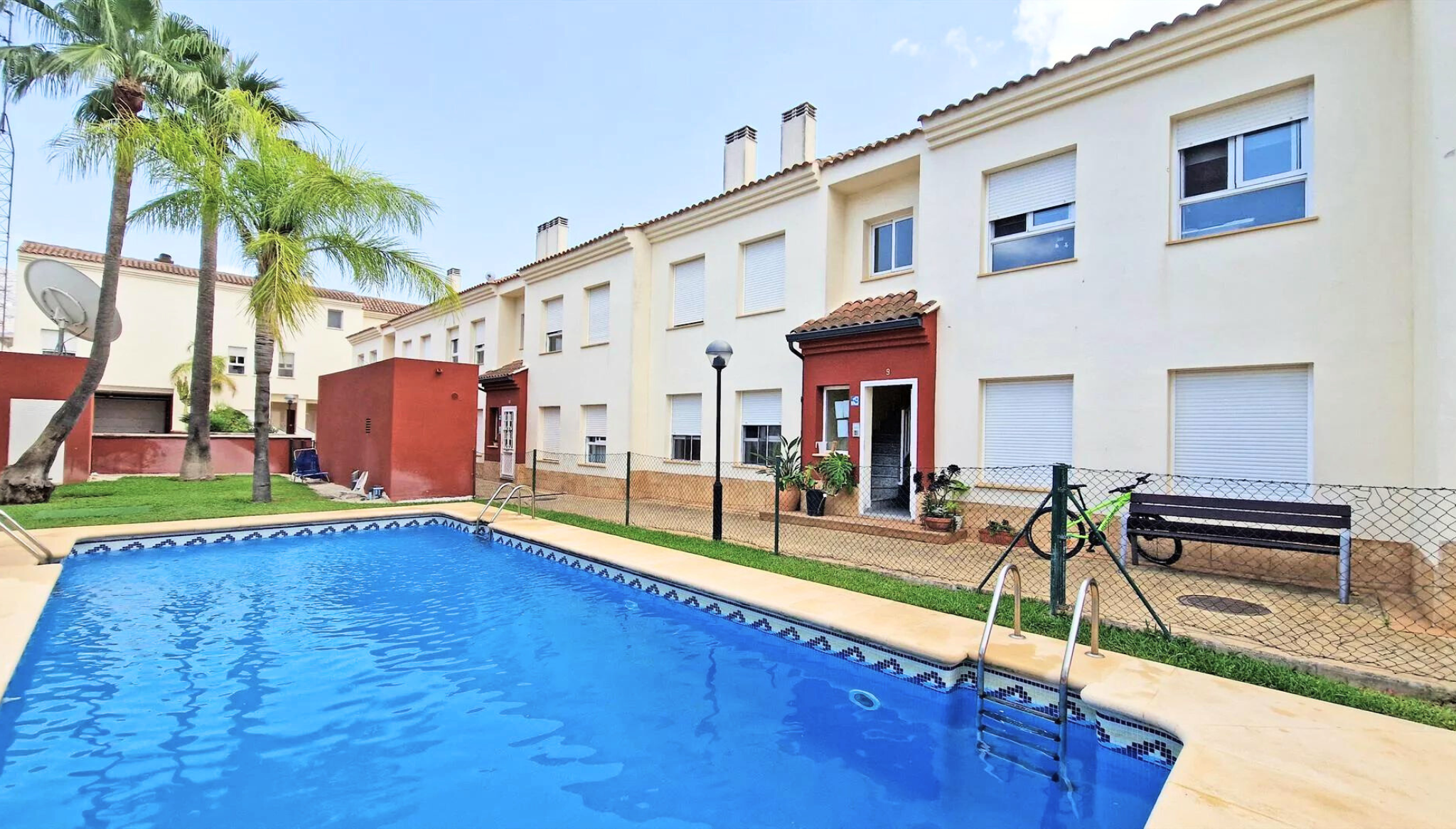 Disfruta de tus vacaciones en la Costa Blanca en este acogedor apartamento