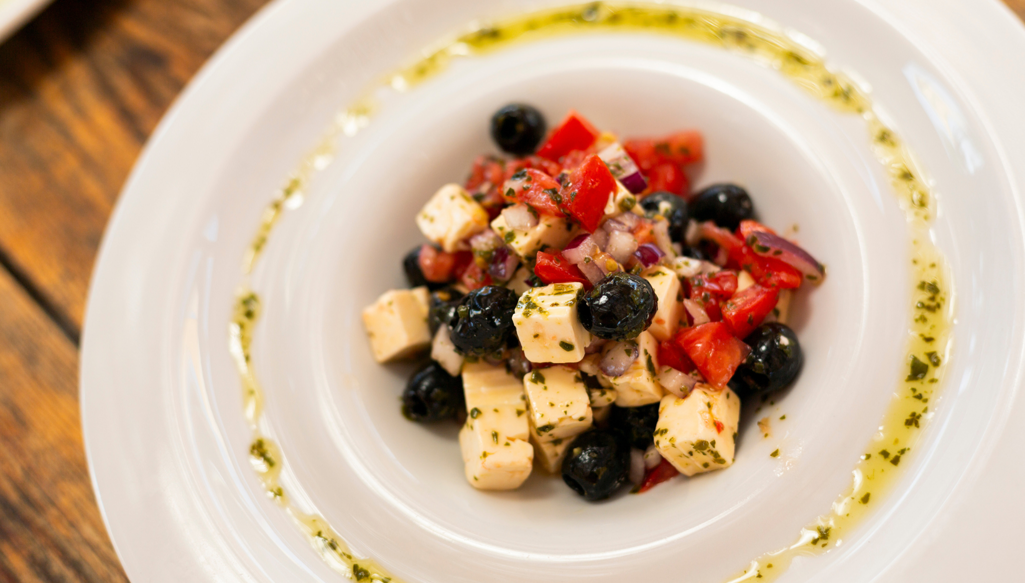 Ensaladas frescas ideales para empezar una comida