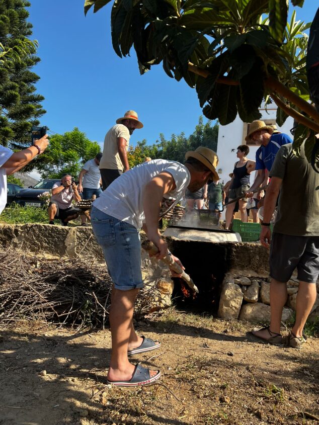 Imagen: Horno para realizar l'escaldà de la pansa a Xàbia | Foto Olimpia Bas