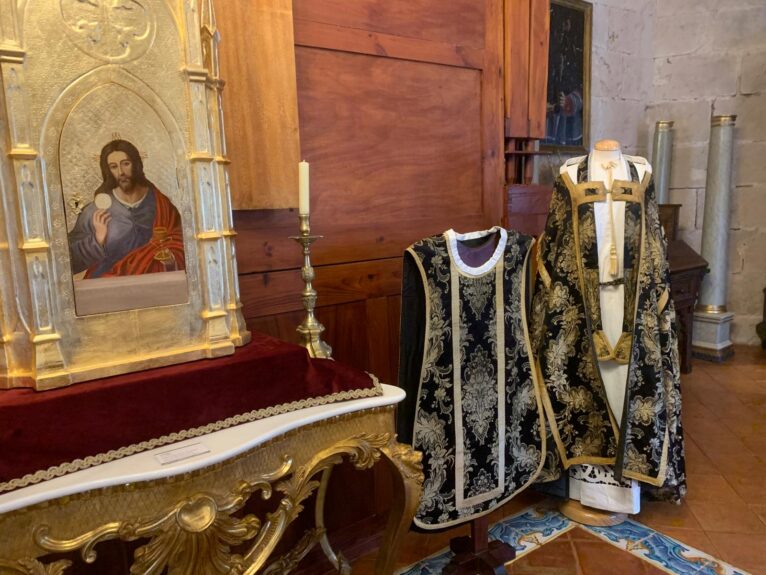 Museo sacro en la Iglesia San Bartolomé de Xàbia (2)