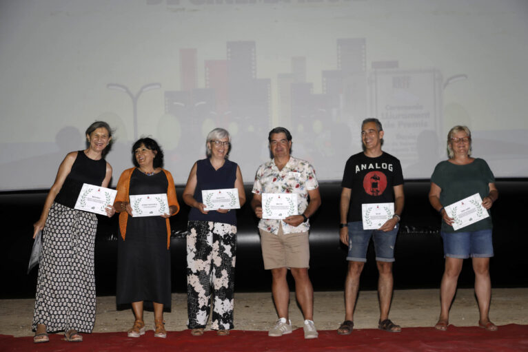 Alumnos de la Escuela de Cine recogen sus diplomas en el Riurau Film Festival en Xàbia 2024