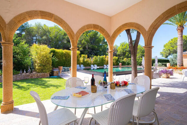 Imagen: Terraza de la villa de estilo mediterráneo. Fine & Country Costa Blanca North.