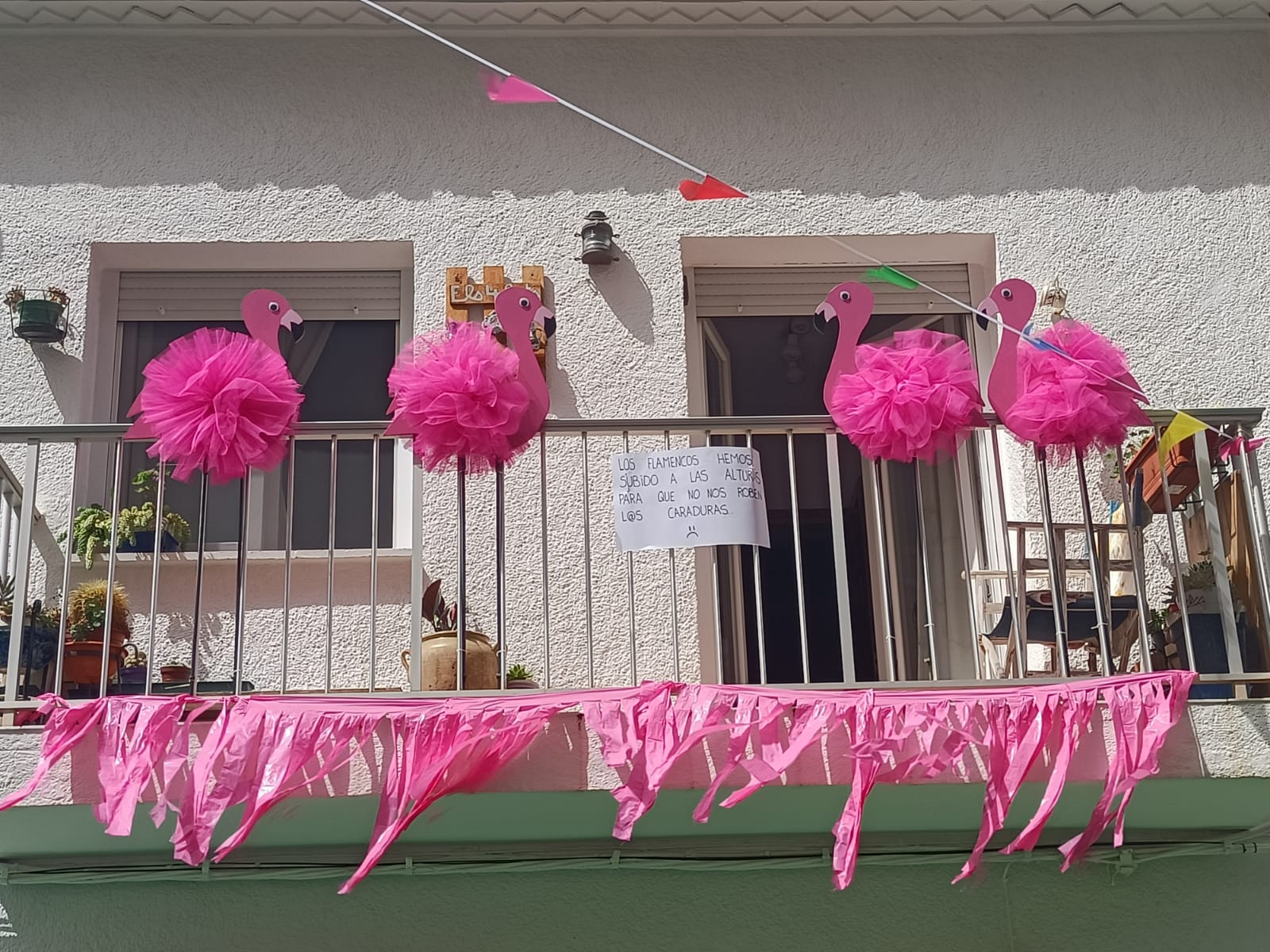 Redecoración de la calle Triana ante el vandalismo