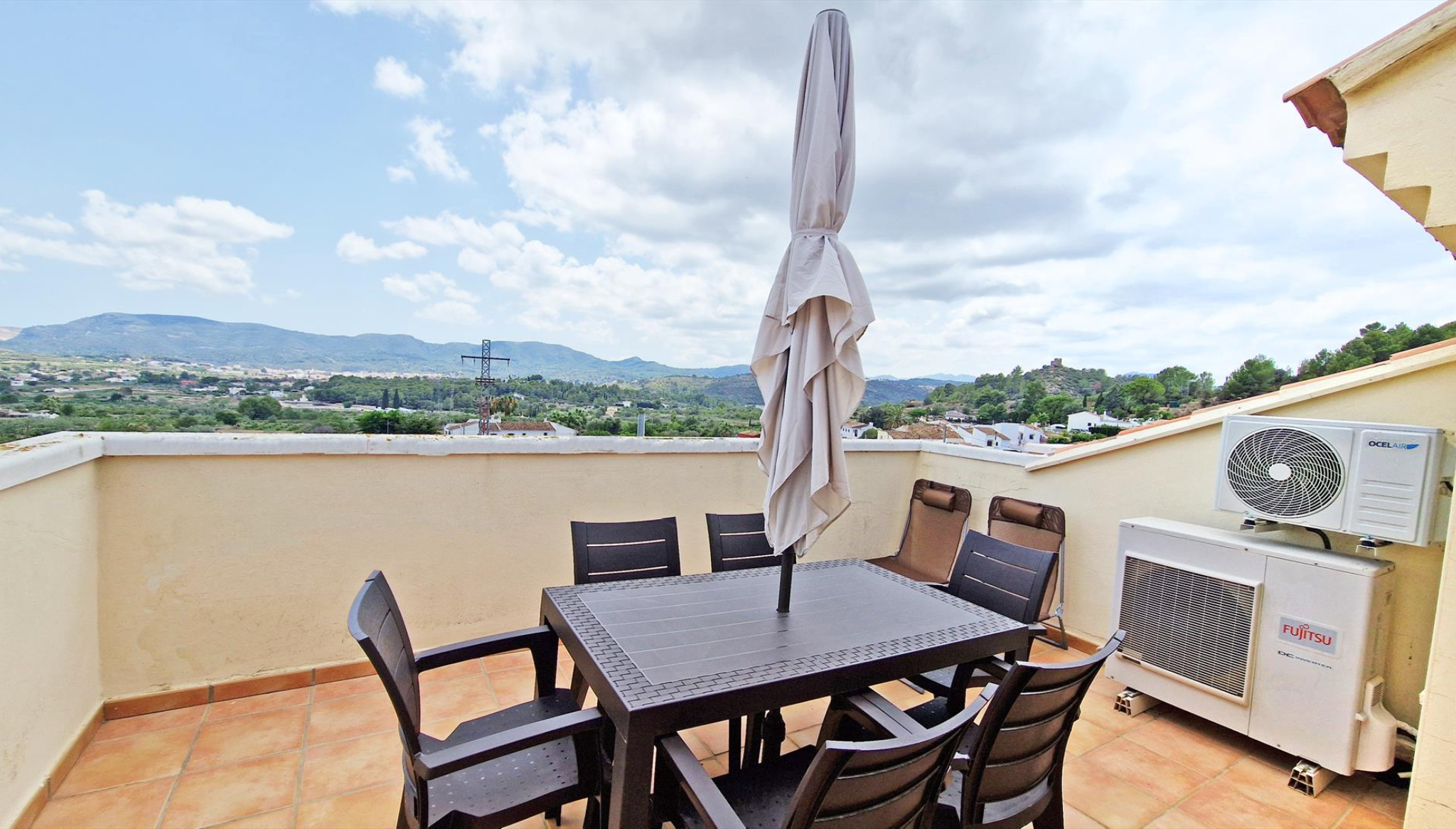 Apartamento con terraza en un entorno natural de Jesús Pobre