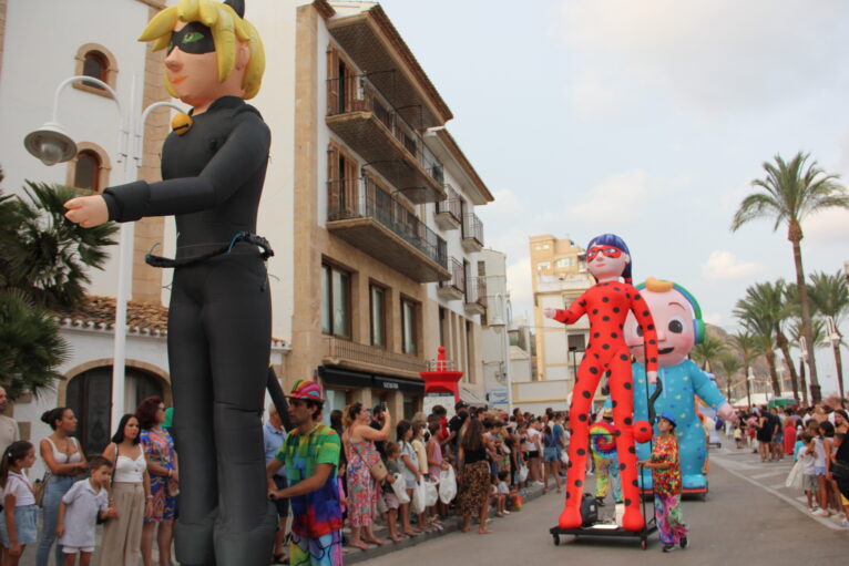 Desfile Carrozas Loreto 2024 (1)