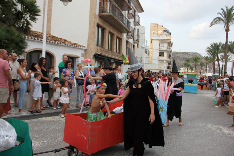 Desfile Carrozas Loreto 2024 (10)