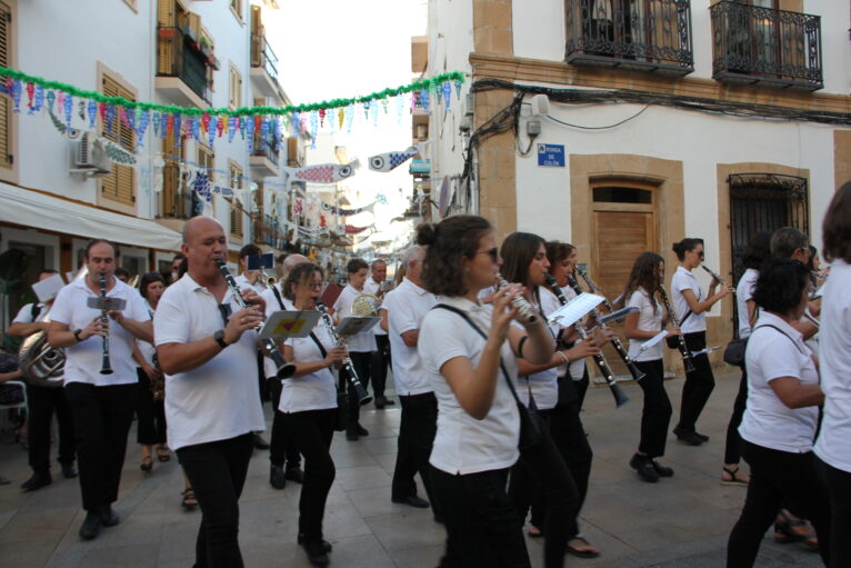 Encuentro comarcal de Bandas de Musica en el 60 aniversario de la banda de Xàbia (41)