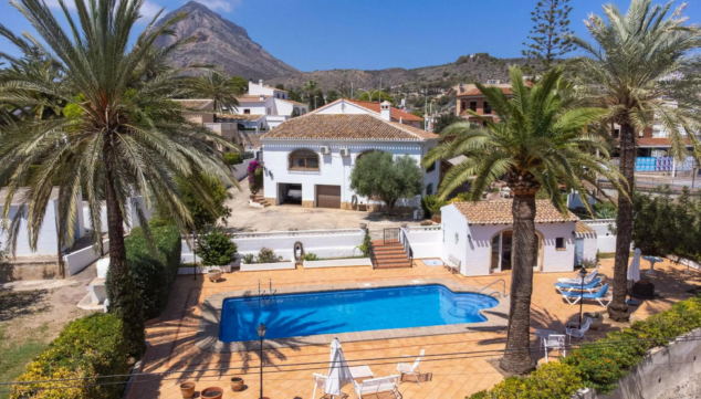 Imagen: Esta villa tradicional te ofrece un estilo de lujo y comodidad en la Costa Blanca