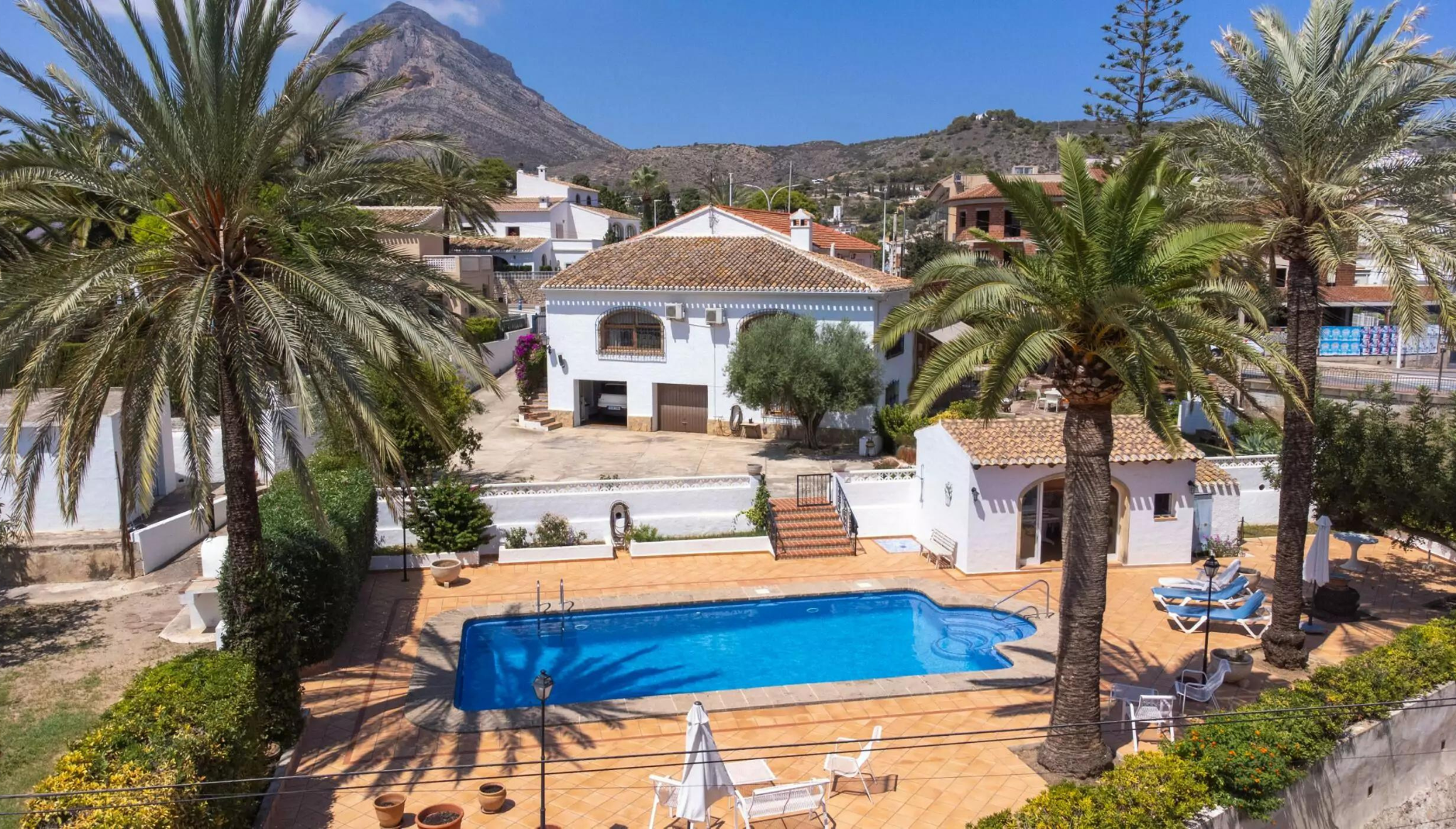 Esta villa tradicional te ofrece un estilo de lujo y comodidad en la Costa Blanca