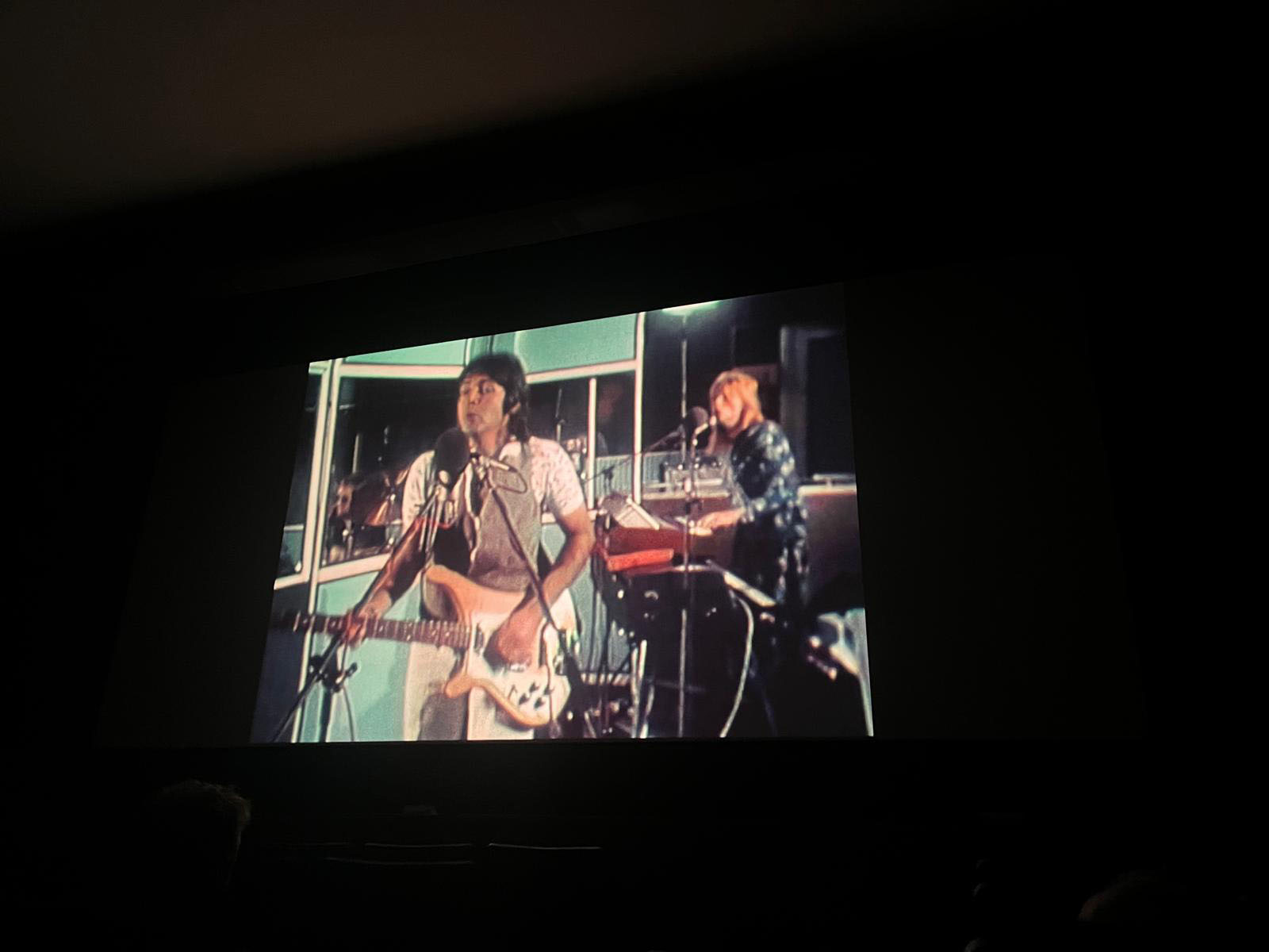 Geoff Britton, bateria de Wings, presenta la película ‘Paul McCartney & Wings. One hand Clapping’ en el Cine Jayan (72)