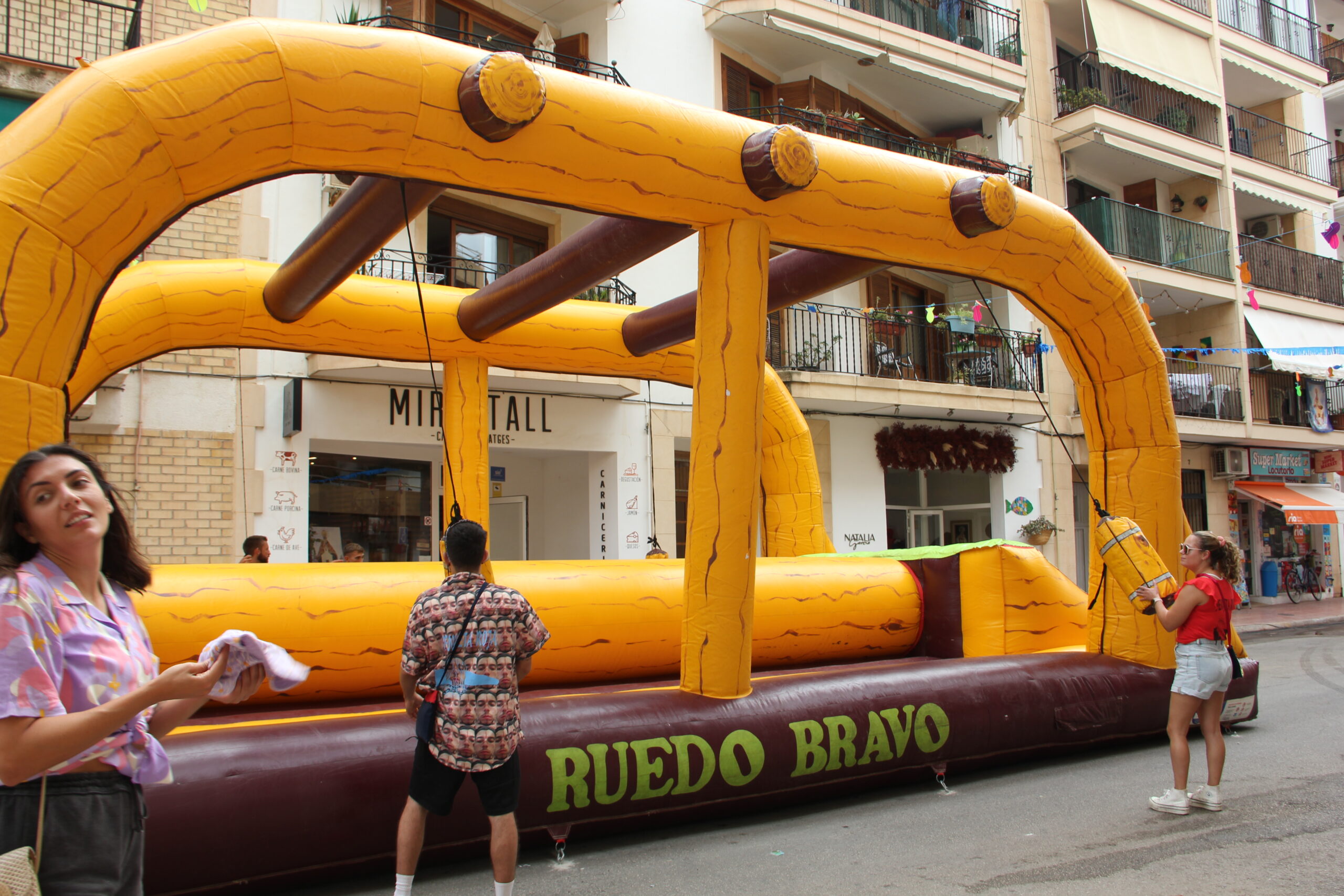 Las peñas marineras participan en el Gran Prix de las Fiestas de Loreto Xàbia (13)