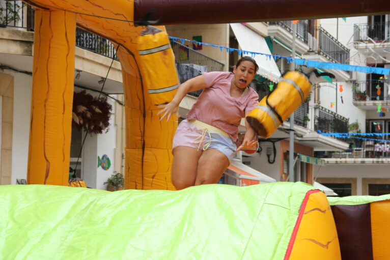 Las peñas marineras participan en el Gran Prix de las Fiestas de Loreto Xàbia (16)